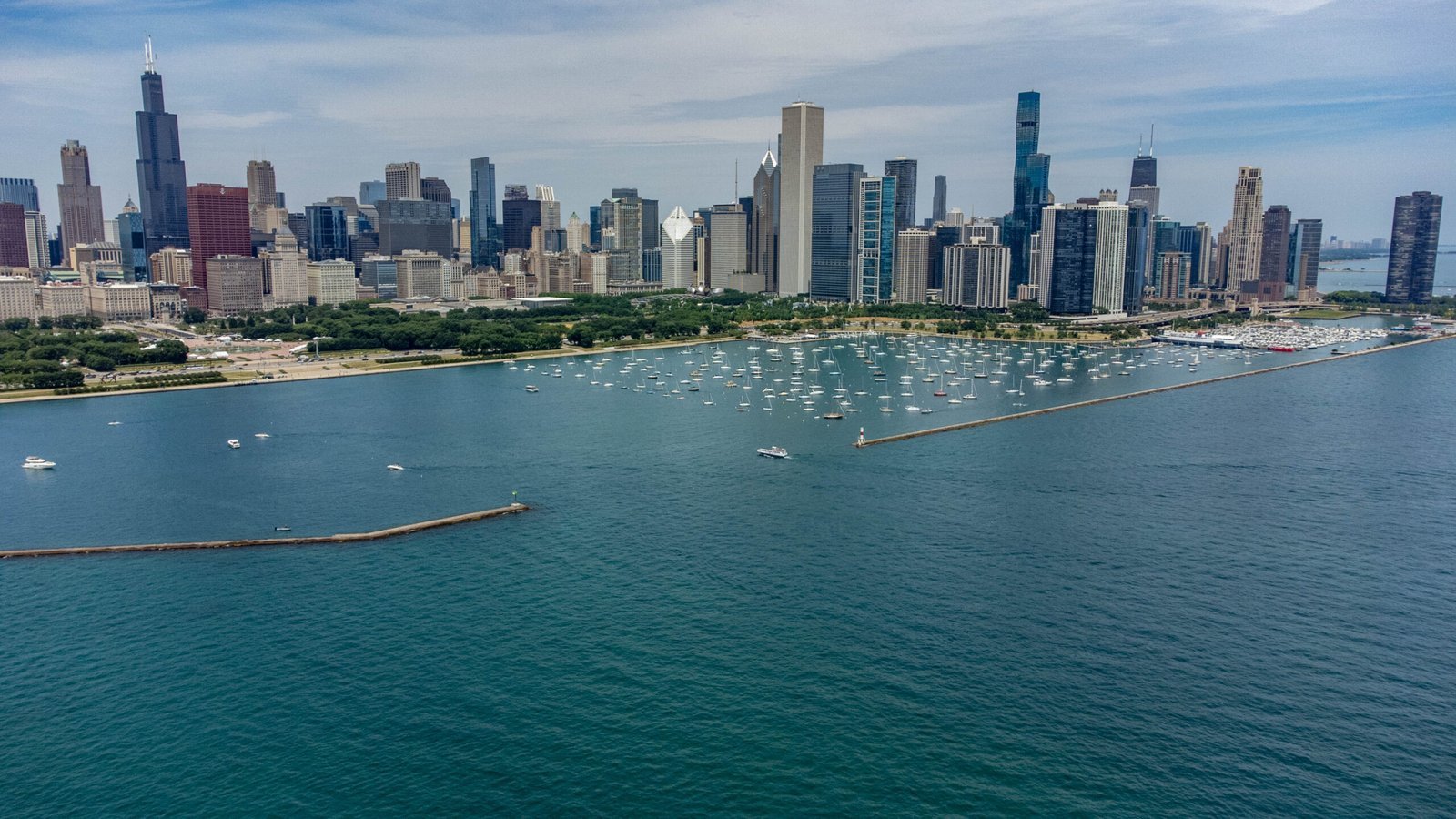 The Chicago skyline with its iconic skyscrapers along Lake Michigan